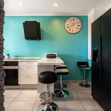 Apartment Brick & Blue Krk Town