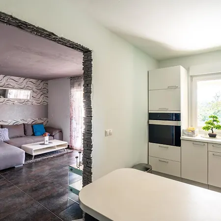 Brick & Blue Apartment *