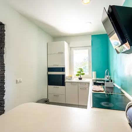 Brick & Blue Apartment *
