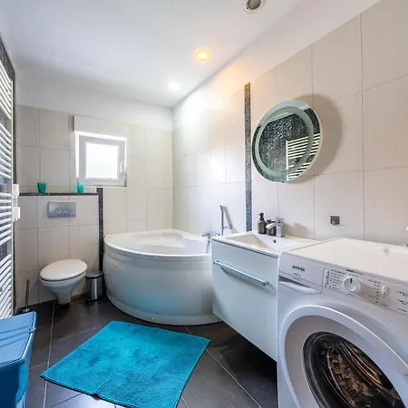 Brick & Blue Apartment *